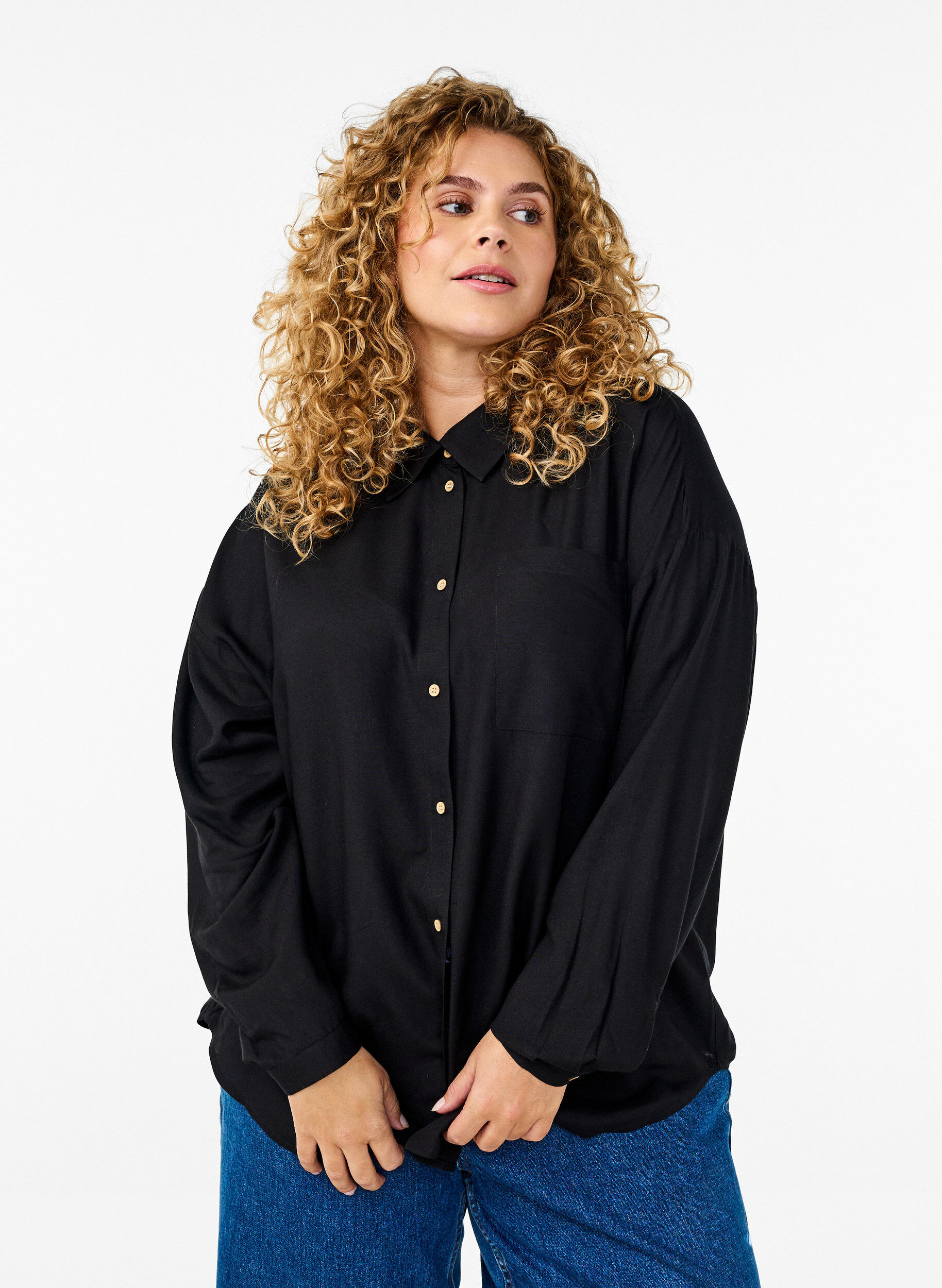 Long-sleeved linen and viscose shirt, Black, Model