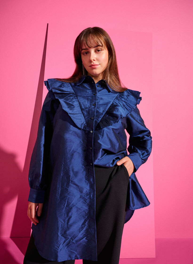 Solid colored shirt with ruffle detail, Titan, Image image number 0