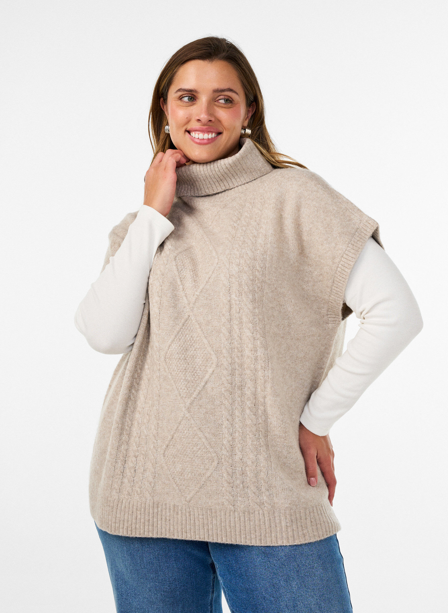 ZizzifashionKnitted vest with turtleneck and cable knit, Beige, Model image number 0
