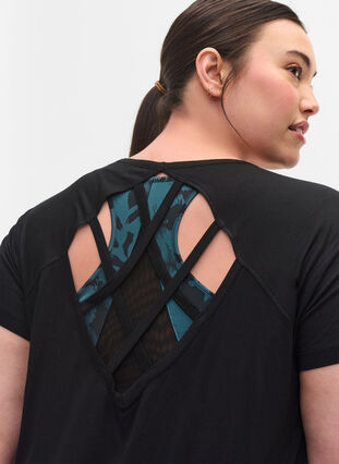 workout t-shirt in viscose with cut-out back, Black, Model image number 2