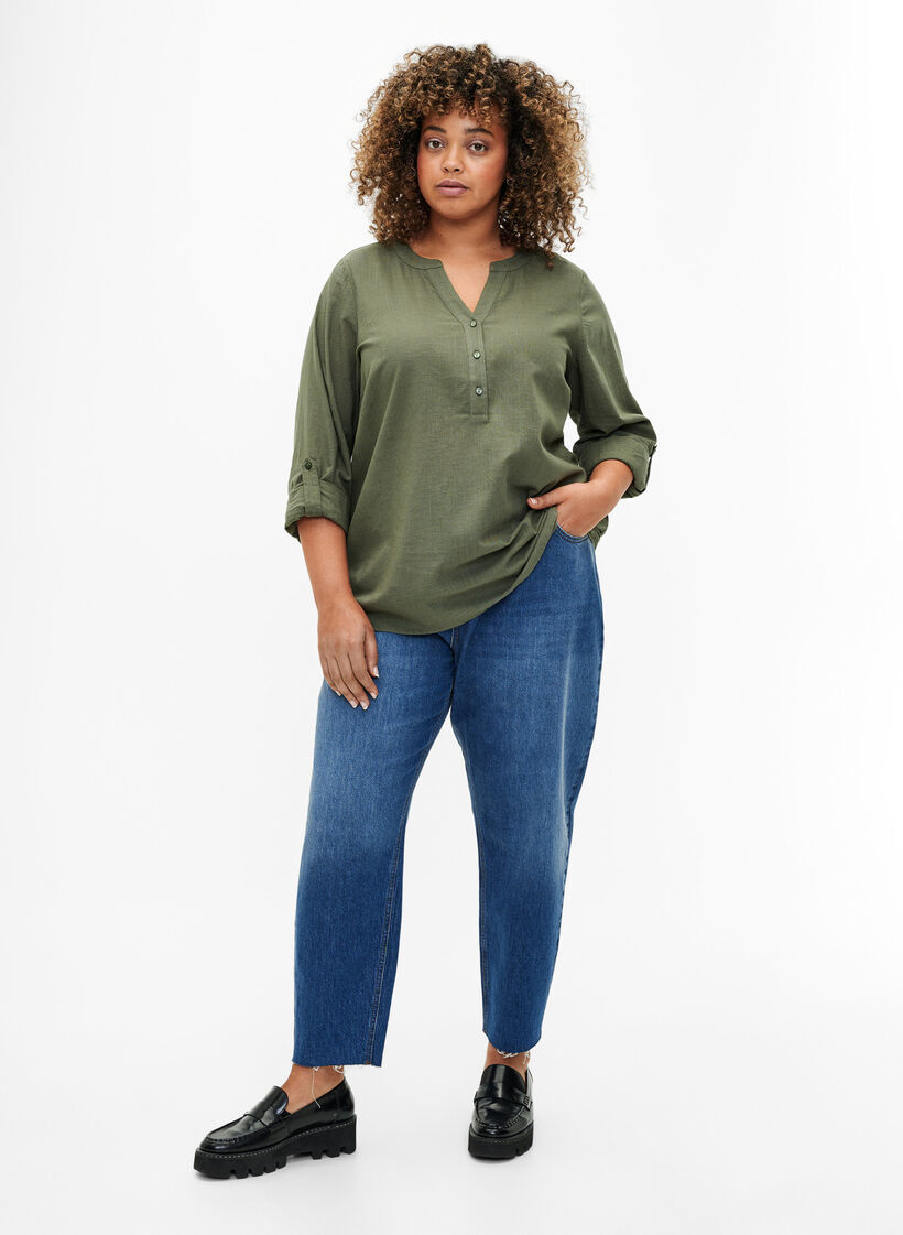 Shirt blouse in cotton with a v-neck, Thyme, Model image number 2