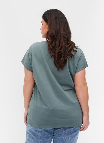 Cotton t-shirt with short sleeves, Balsam Green Solid, Model image number 1