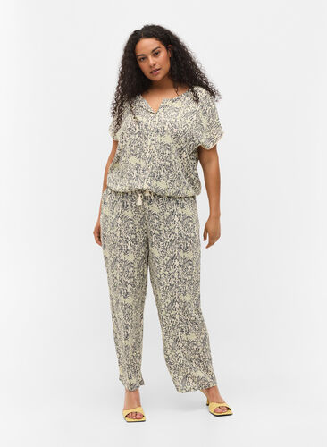 Loose viscose trousers with print, Balsam Green AOP, Model image number 0