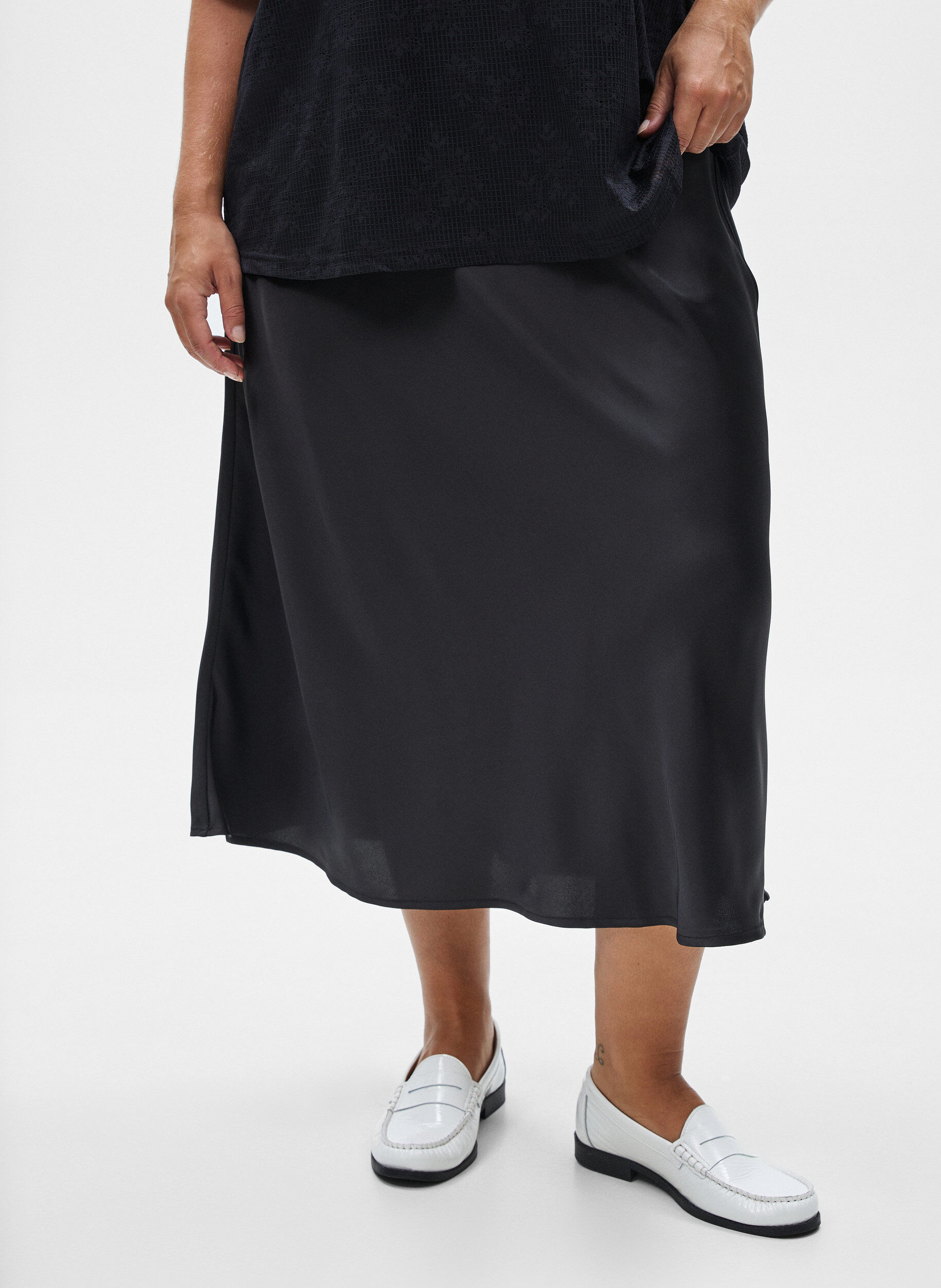 ZizzifashionSatin midi skirt, Black, Model image number 3