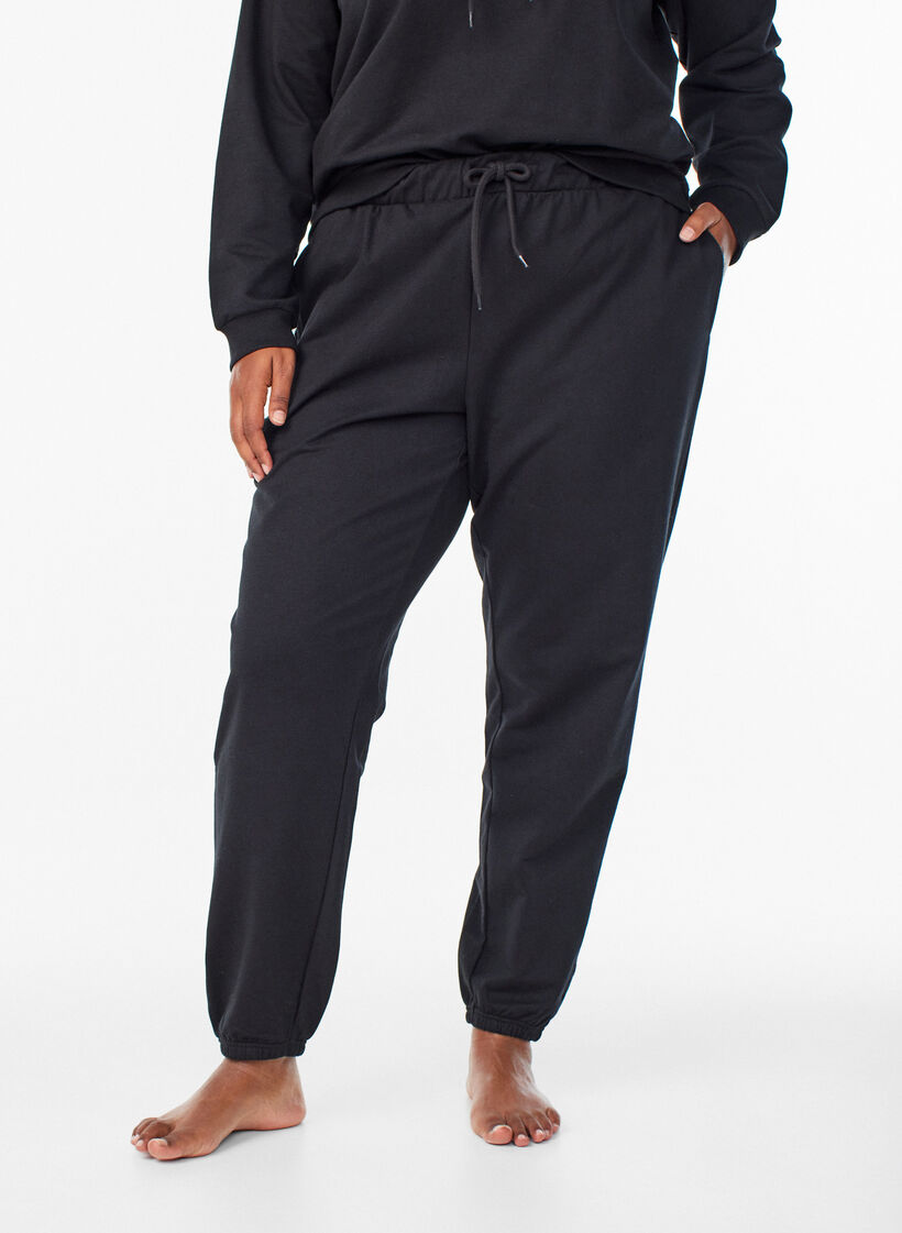 Sweatpants with pockets, Black, Model image number 2