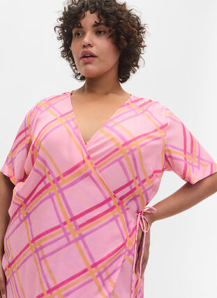 Checkered viscose dress with wrap, Pink Check, Model image number 2