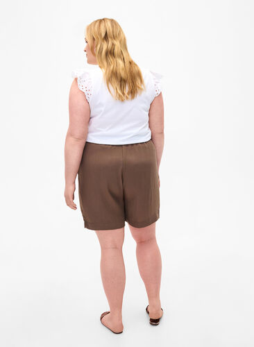 Loose viscose shorts, Chocolate Chip, Model image number 1