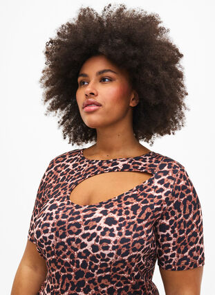 Close-fitting leopard print dress with a cut-out, Leopard AOP, Model image number 2
