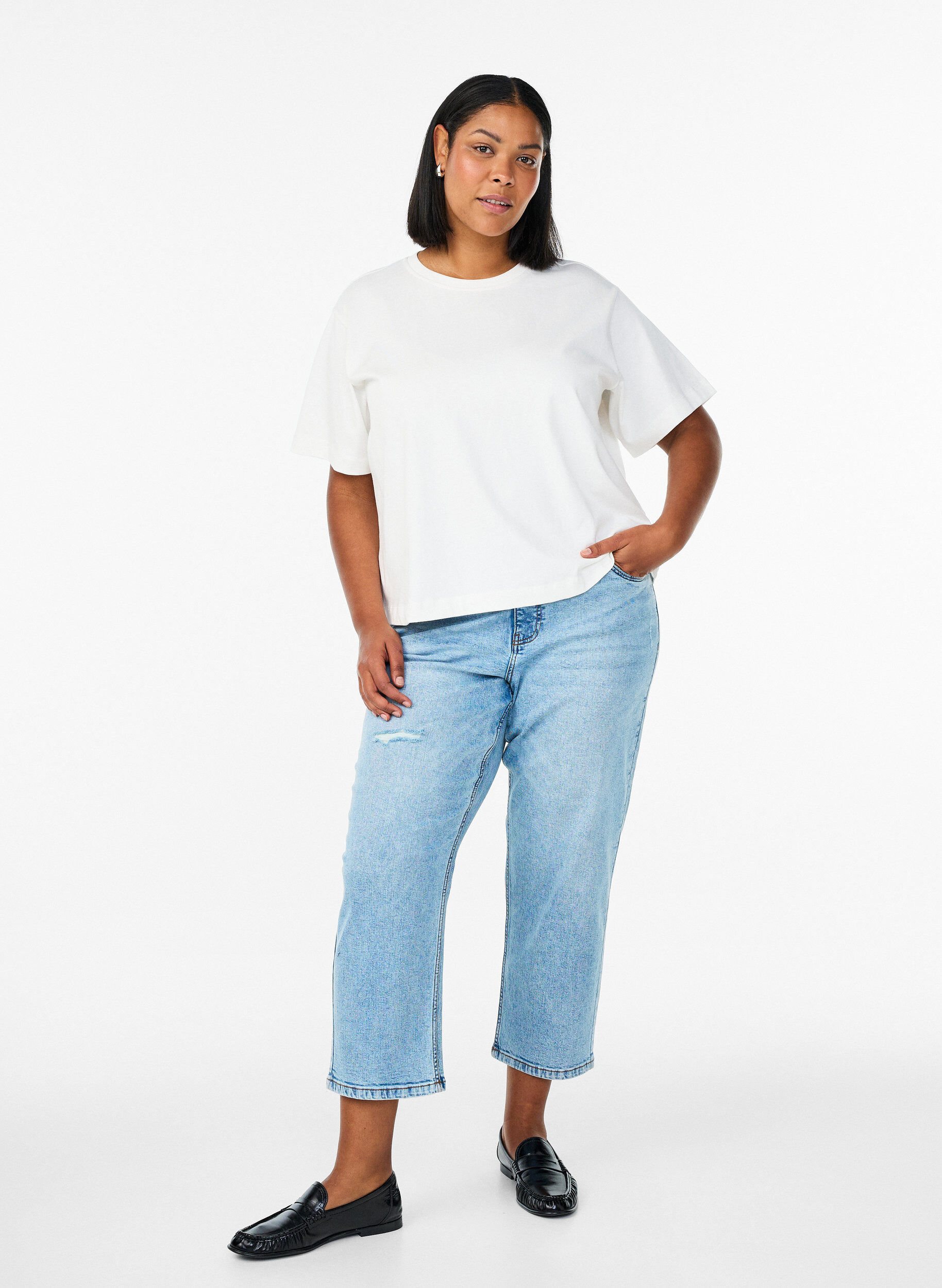 Cropped Vera jeans with distress detail, Light Blue, Model