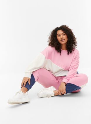 Sweatpants with colour block, C. Pink C. Blocking, Model image number 2