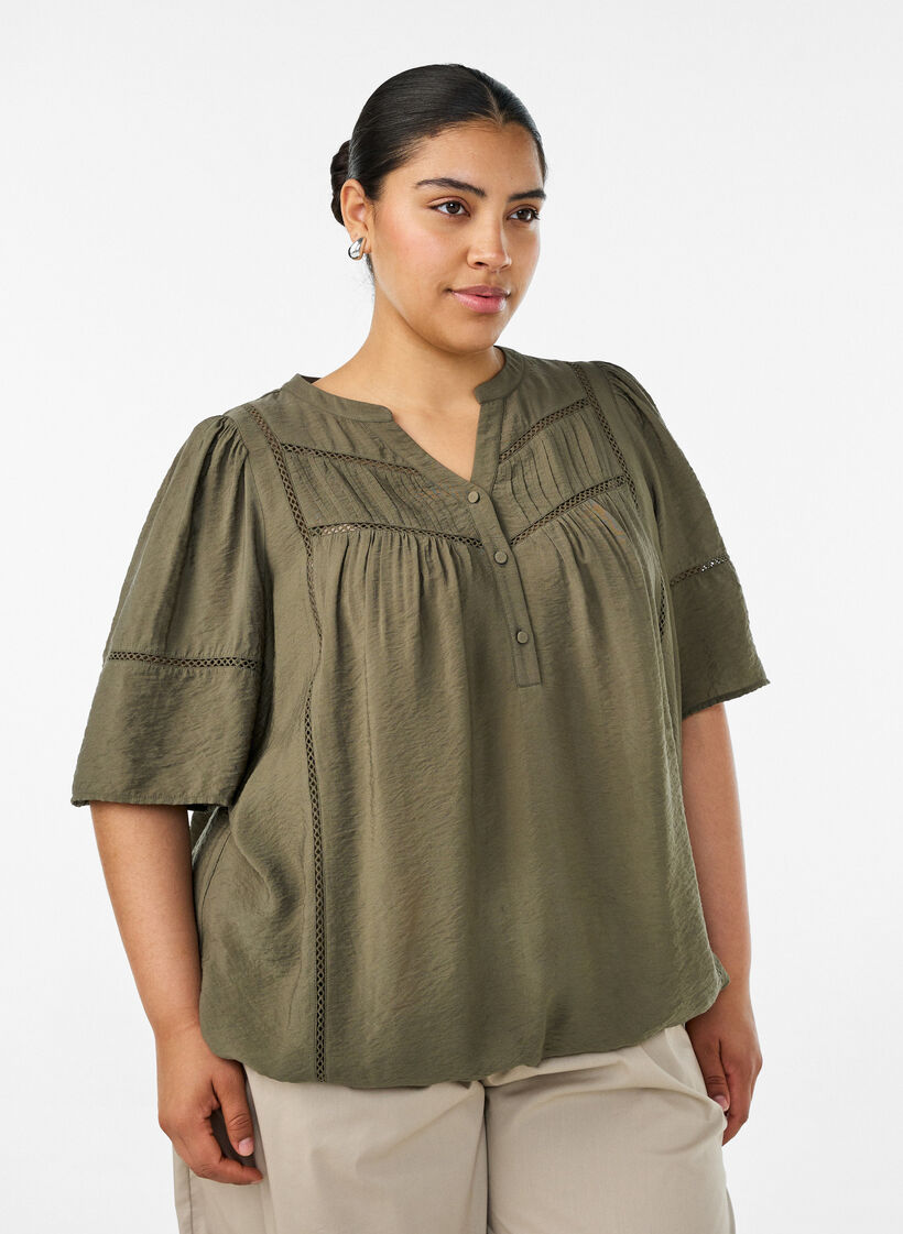 Viscose blouse with pintucks and balloon effect, Green, Model image number 0