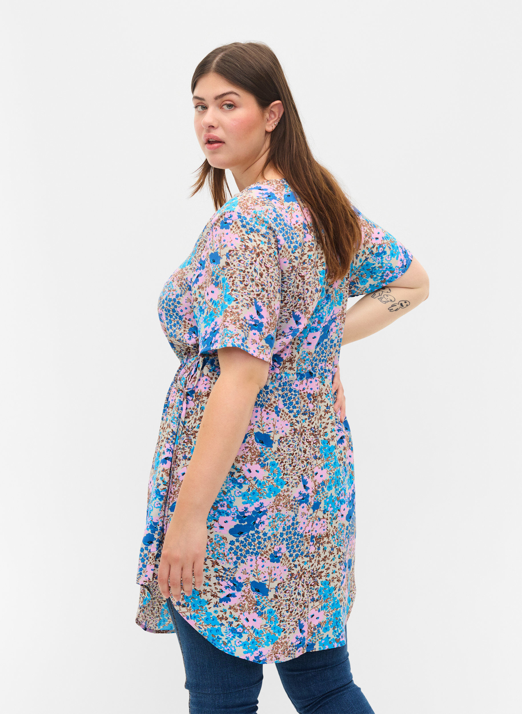 Zizzifashion Patterned dress with drawstring details, Blue Rose Flower, Model image number 1