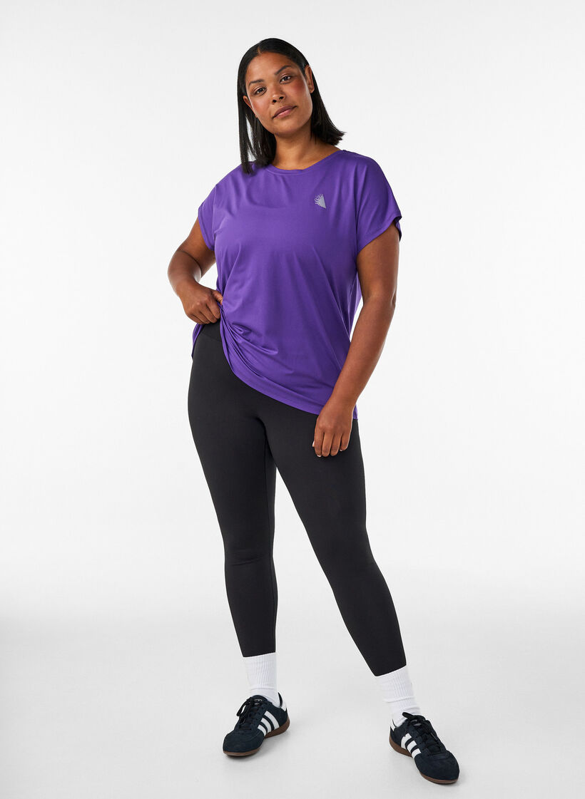 Solid-coloured training T-shirt, Purple, Model image number 1