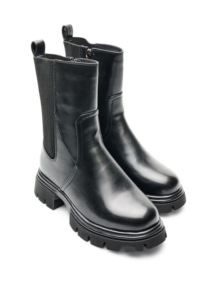 Chelsea boot with a chunky sole and ribbed panels, Black, Packshot image number 1