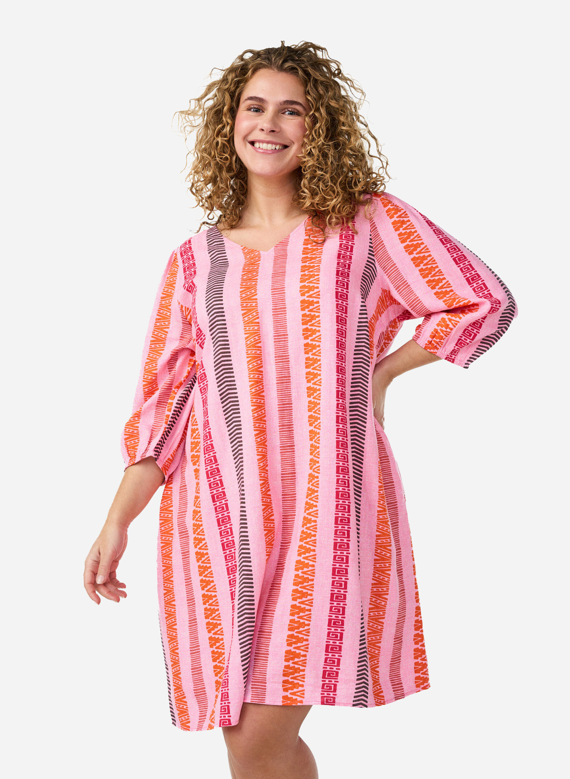 Short dress in linen and viscose with 3/4 sleeves, Pink, Model