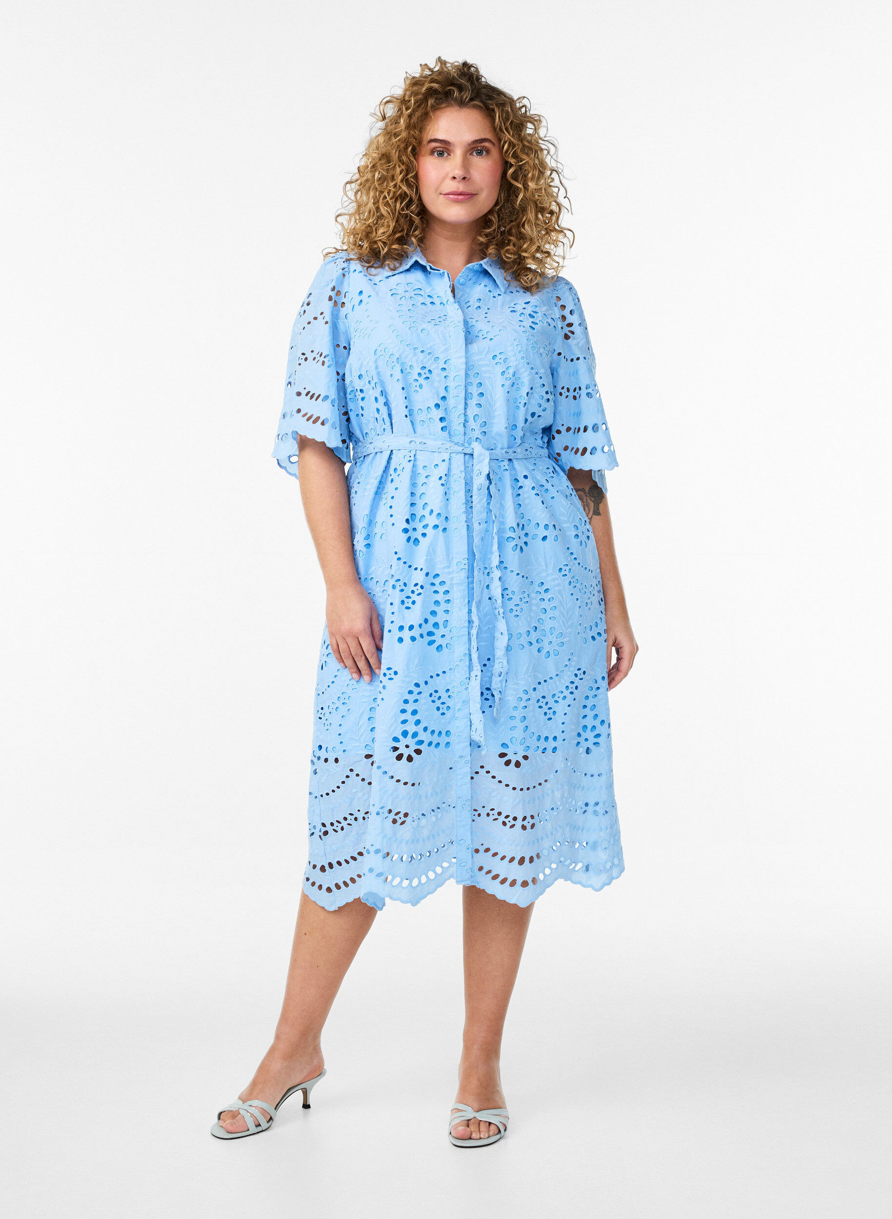 ZizzifashionShirt dress in broderie anglaise with a tie-belt, Blue, Model image number 1
