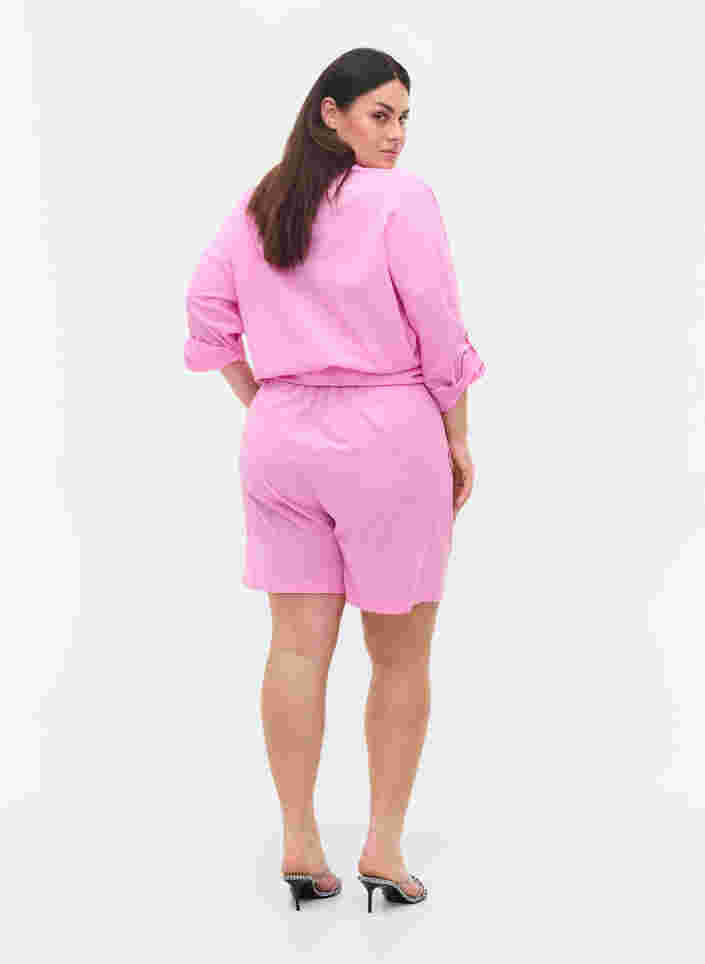 Loose shorts in a cotton blend with linen, Begonia Pink, Model image number 0