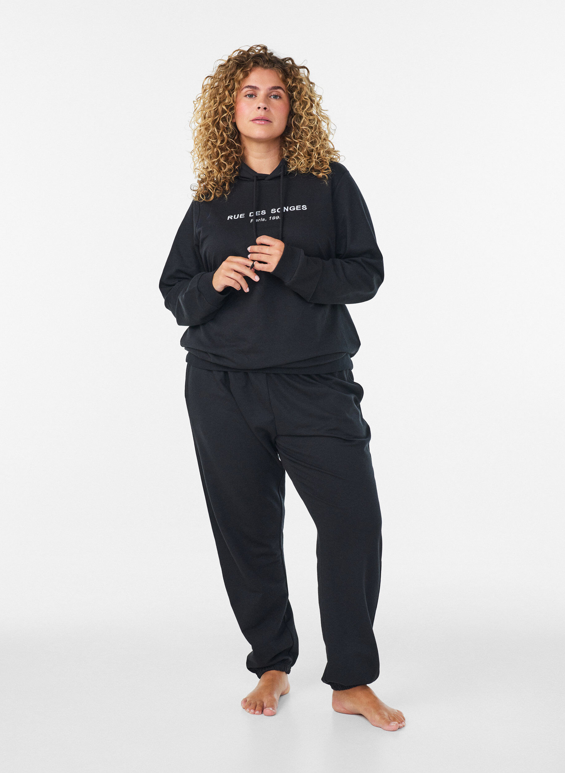 ZizzifashionSweatshirt with hood and print, Black, Model image number 1