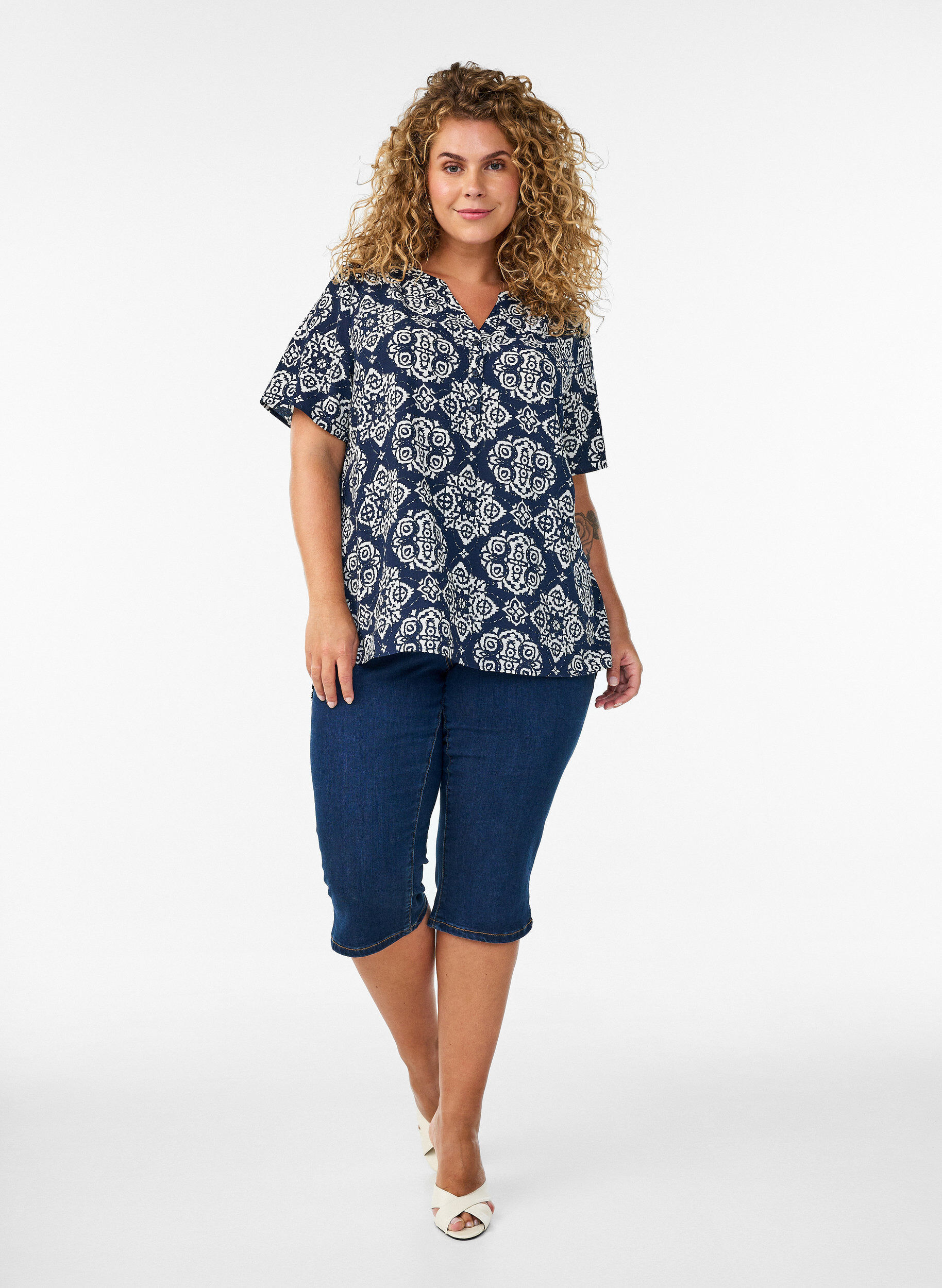 ZizzifashionBlouse with short sleeves and v-neck, Blue, Model image number 1