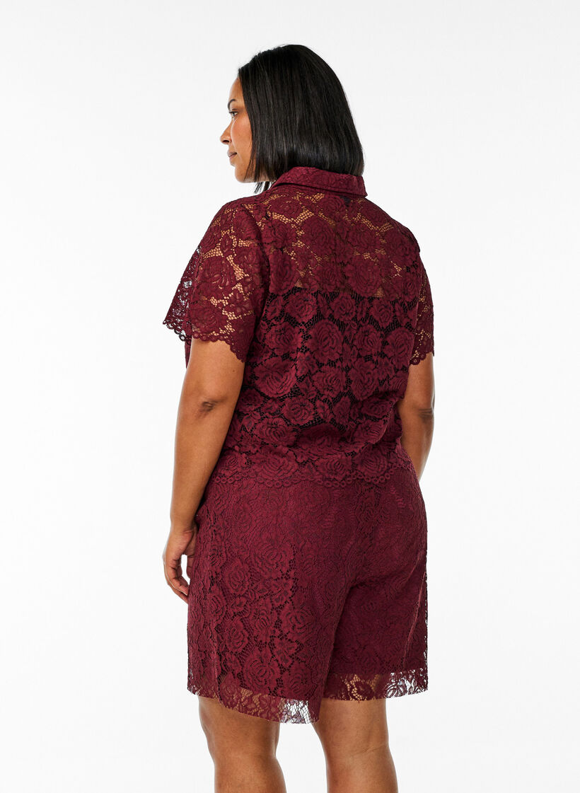 Loose lace shorts, Dark Bordeaux, Model image number 2