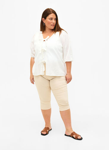 Close-fitting Emily capri trousers, Oatmeal, Model image number 0