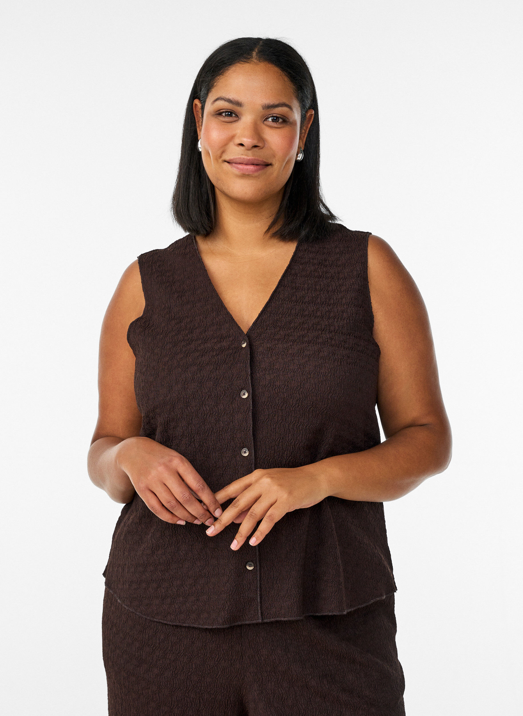 ZizzifashionSleeveless top with a wavy texture and button fastening, Brown, Model image number 0