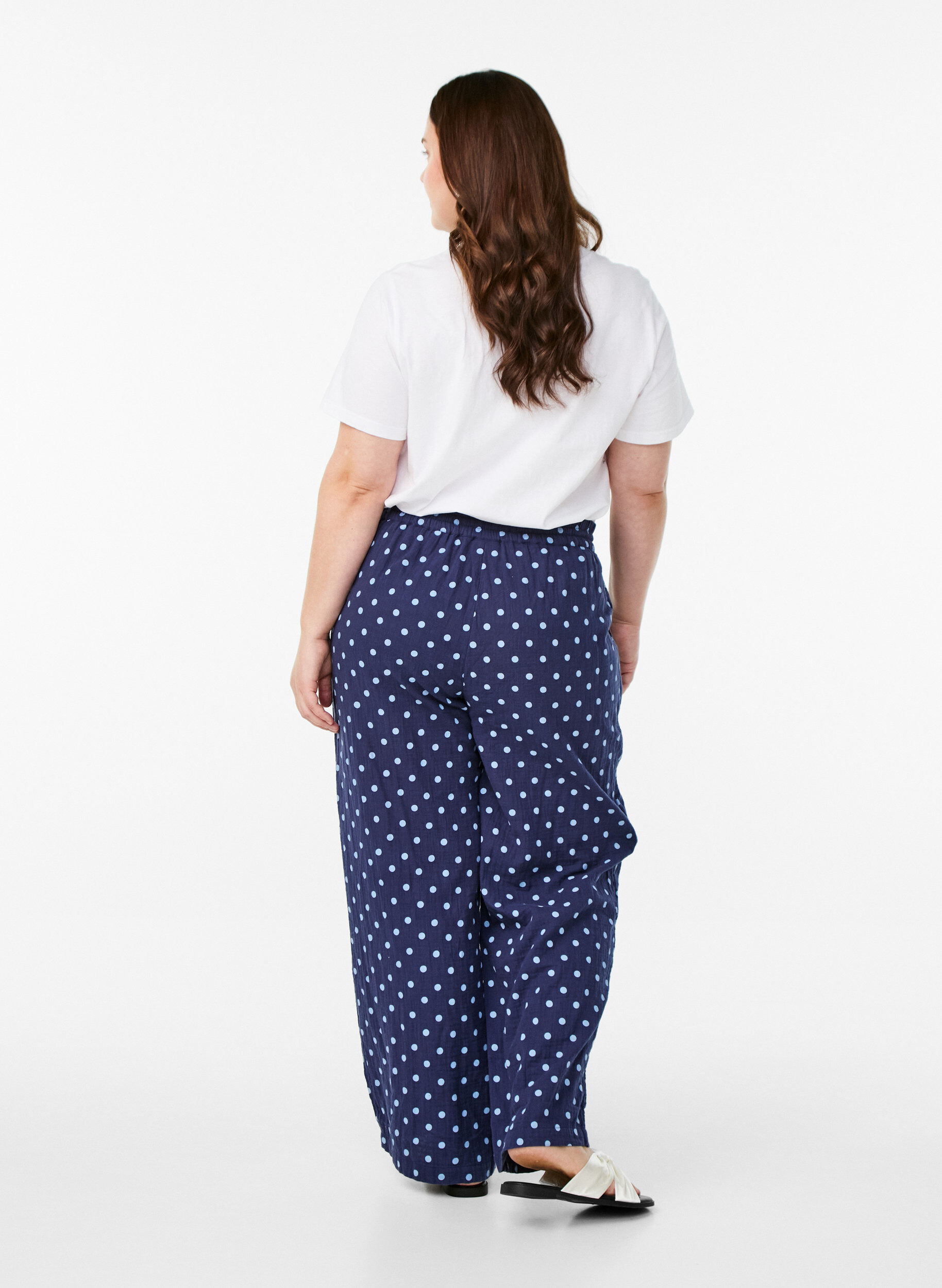Zizzifashion Loose trousers in cotton muslin with polka dots, Blue, Model image number 1