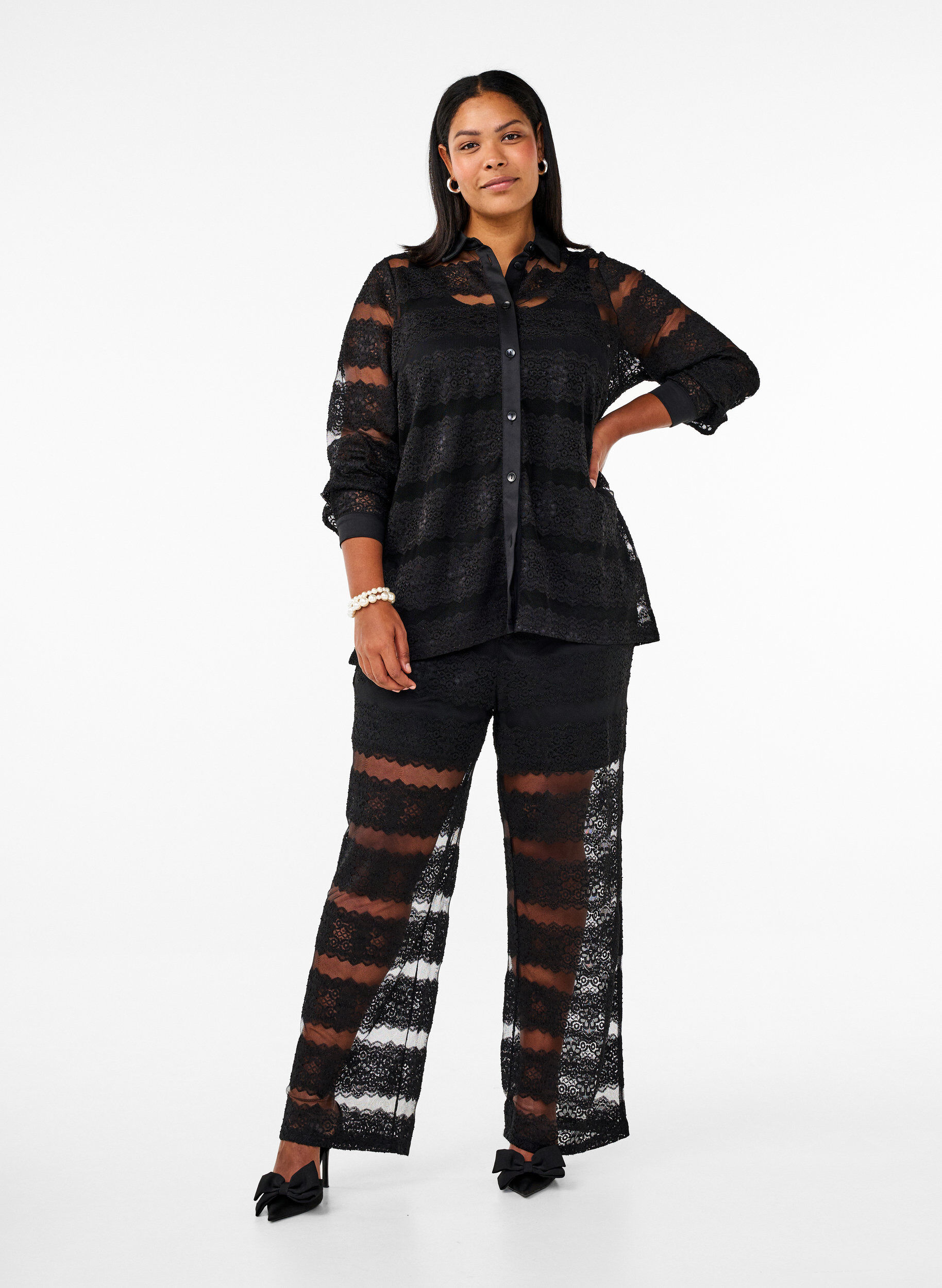 Zizzifashion Loose shirt with lace and sheer mesh, Black, Model image number 2