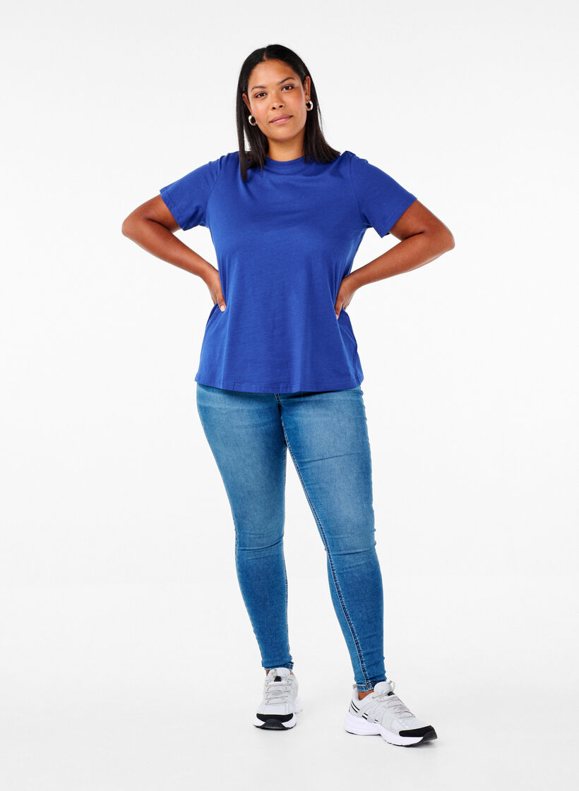 Basic cotton T-shirt with round neck, Blue, Model image number 1