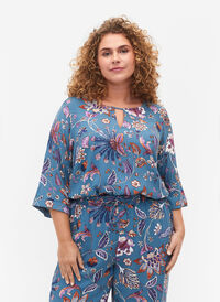 Printed viscose blouse with short sleeves, Smoke Blue Paisley, Model