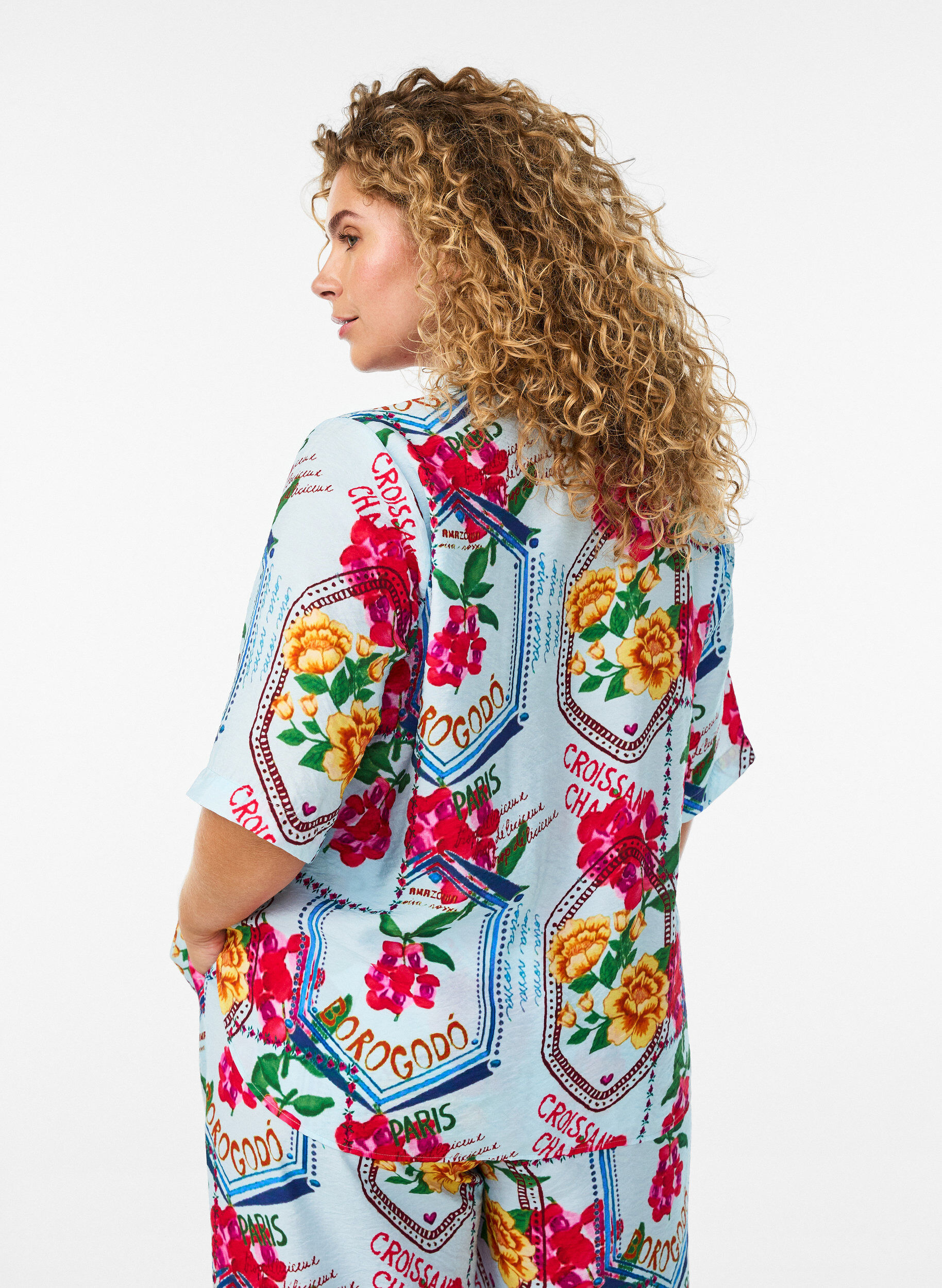 ZizzifashionShirt blouse with elbow-length sleeves and colourful print, Light Blue, Model image number 2