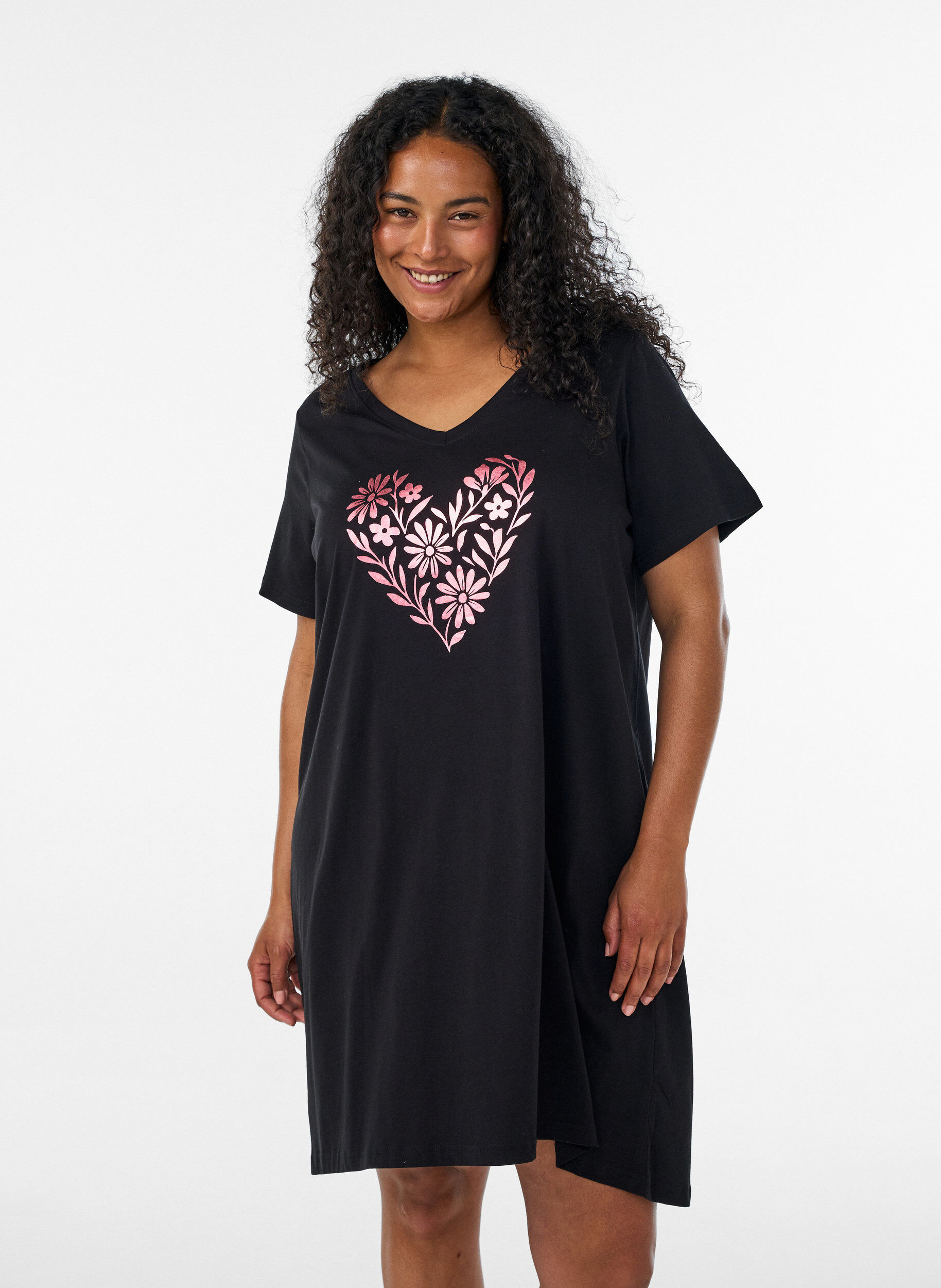 Organic cotton nightdress with V-neck, Black, Model