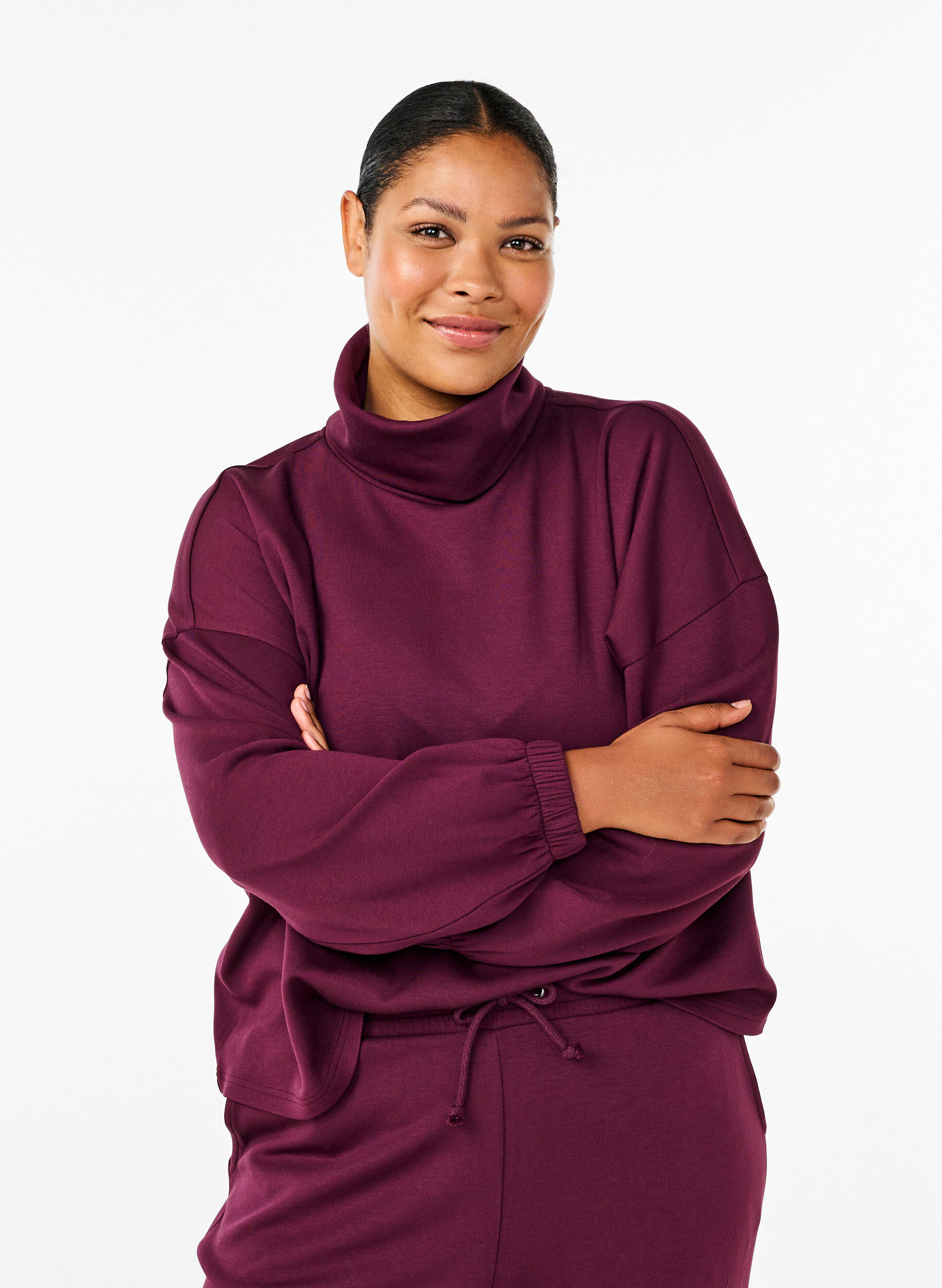 Blouse with turtleneck in modal mix, Dark Bordeaux, Model