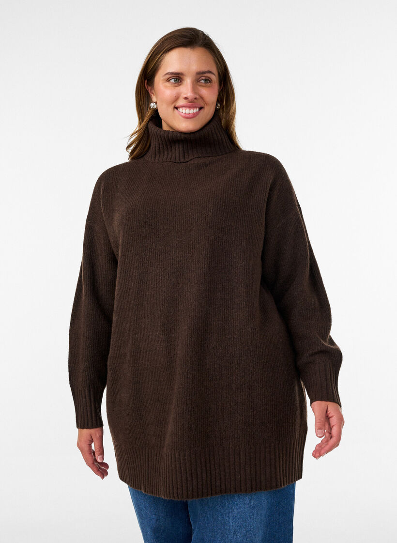 Loose knit jumper with a turtleneck, Brown, Model image number 0