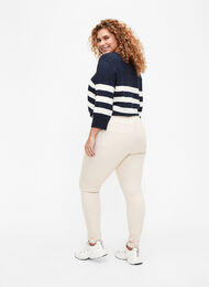 Super slim fit Amy jeans with high waist, Oatmeal, Model