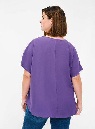 Blouse with short sleeves and a round neckline, Loganberry, Model image number 1