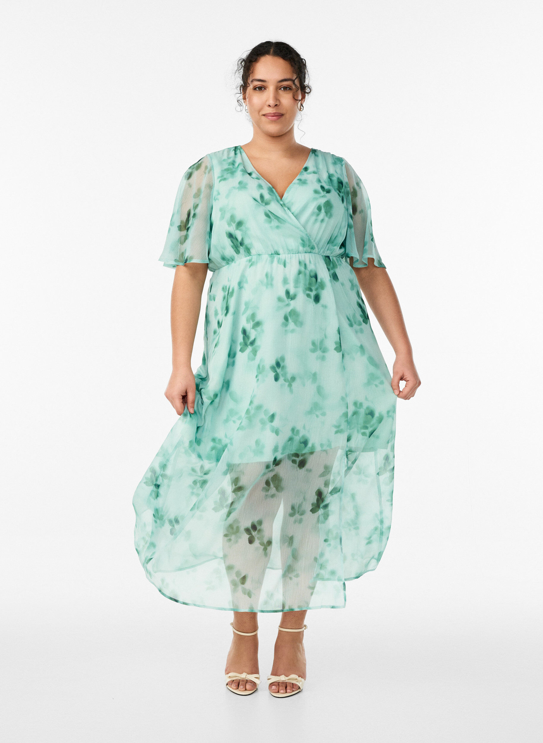 Long chiffon dress with floral print and short sleeves, Green, Model