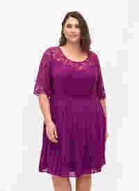 Short sleeve dress with lace top, Grape Juice, Model