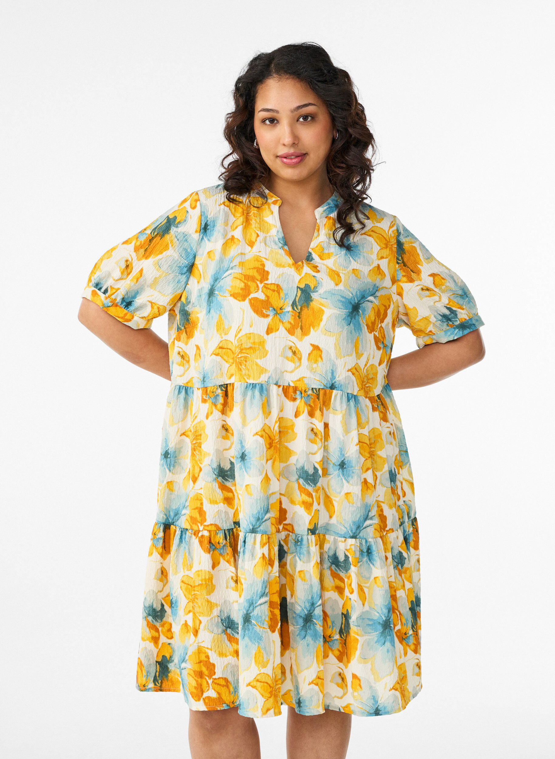 Short A-line dress, Yellow, Model