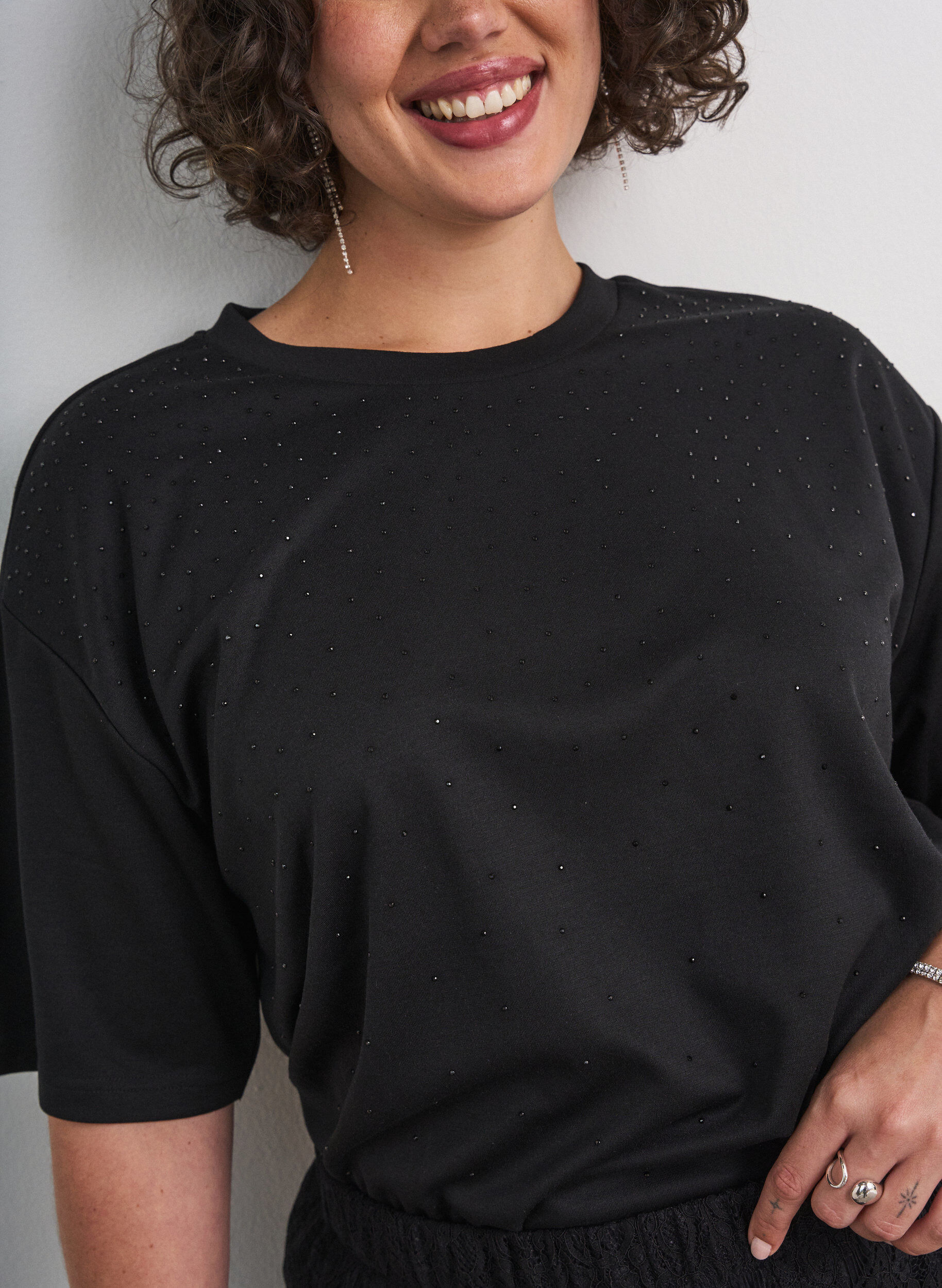 ZizzifashionT-shirt with rhinestones and round neck, Black, Model image number 3