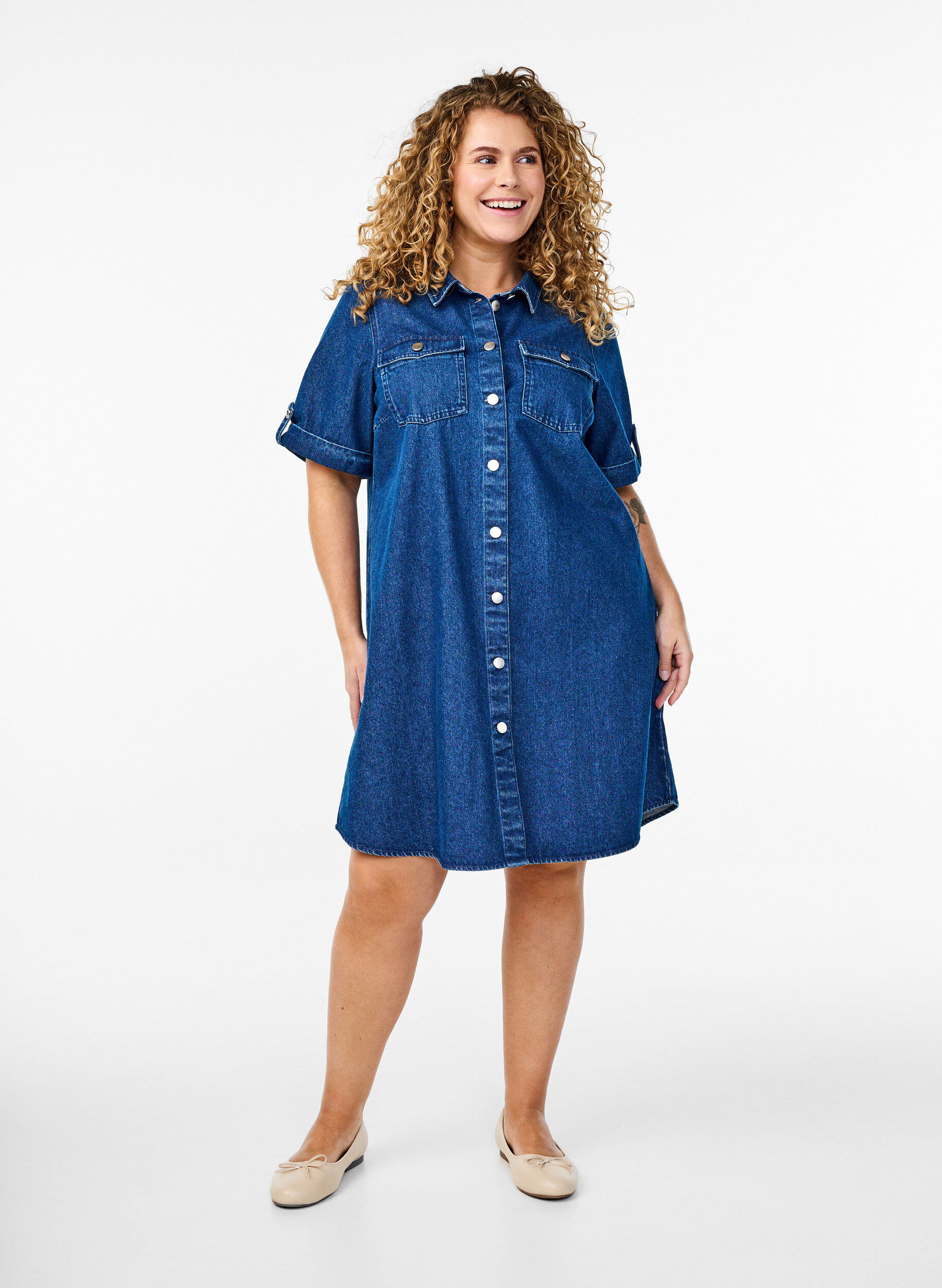 Zizzifashion Denim dress with short sleeves and buttons, Blue, Model image number 1
