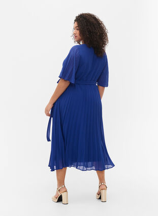 Pleated midi dress with short sleeves, Clematis Blue, Model image number 1