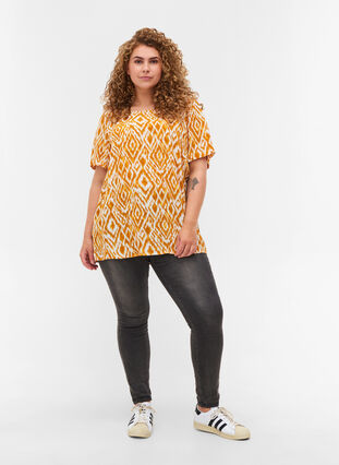 Short-sleeved viscose blouse with print, Golden Yellow AOP, Model image number 2