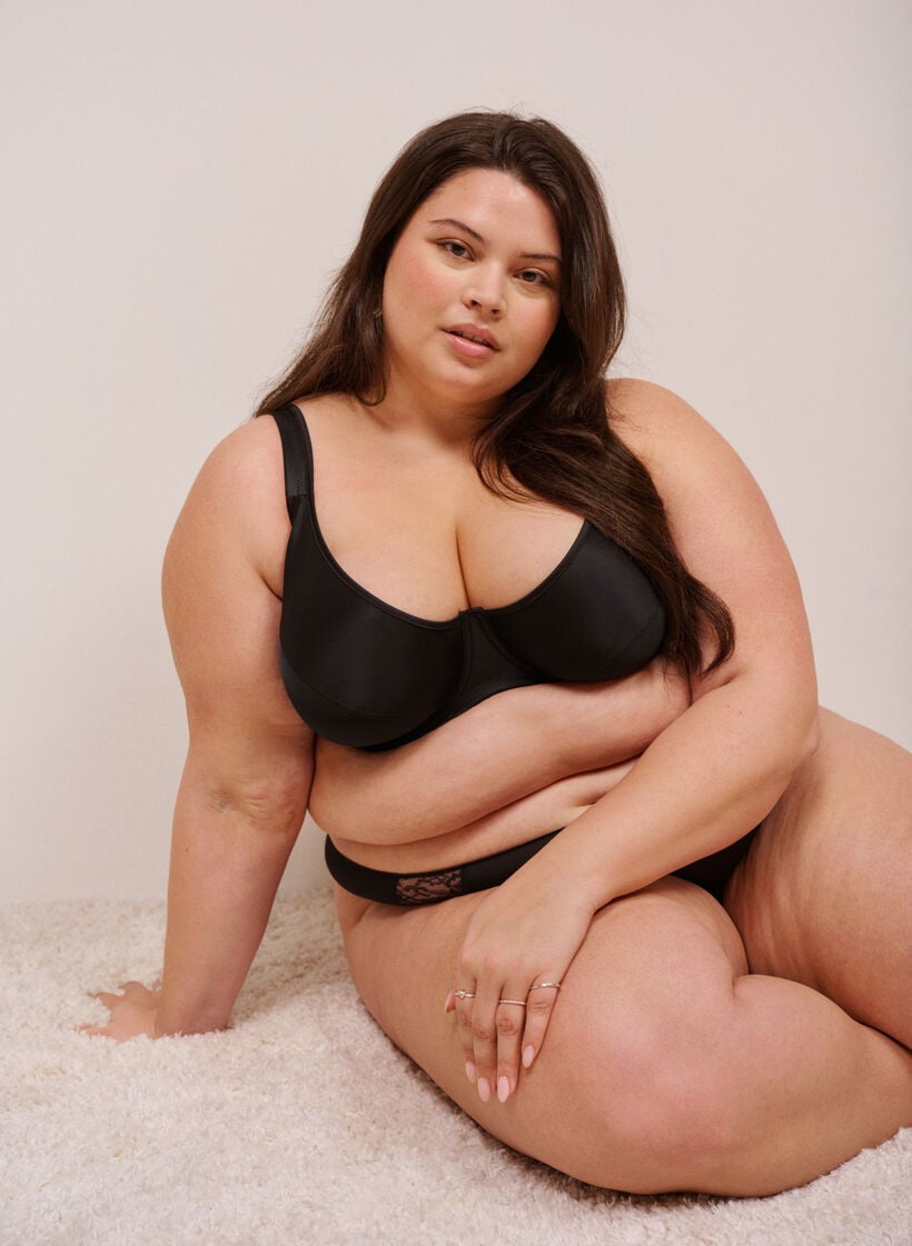 High support bra with moulded cups, Black, Image image number 0