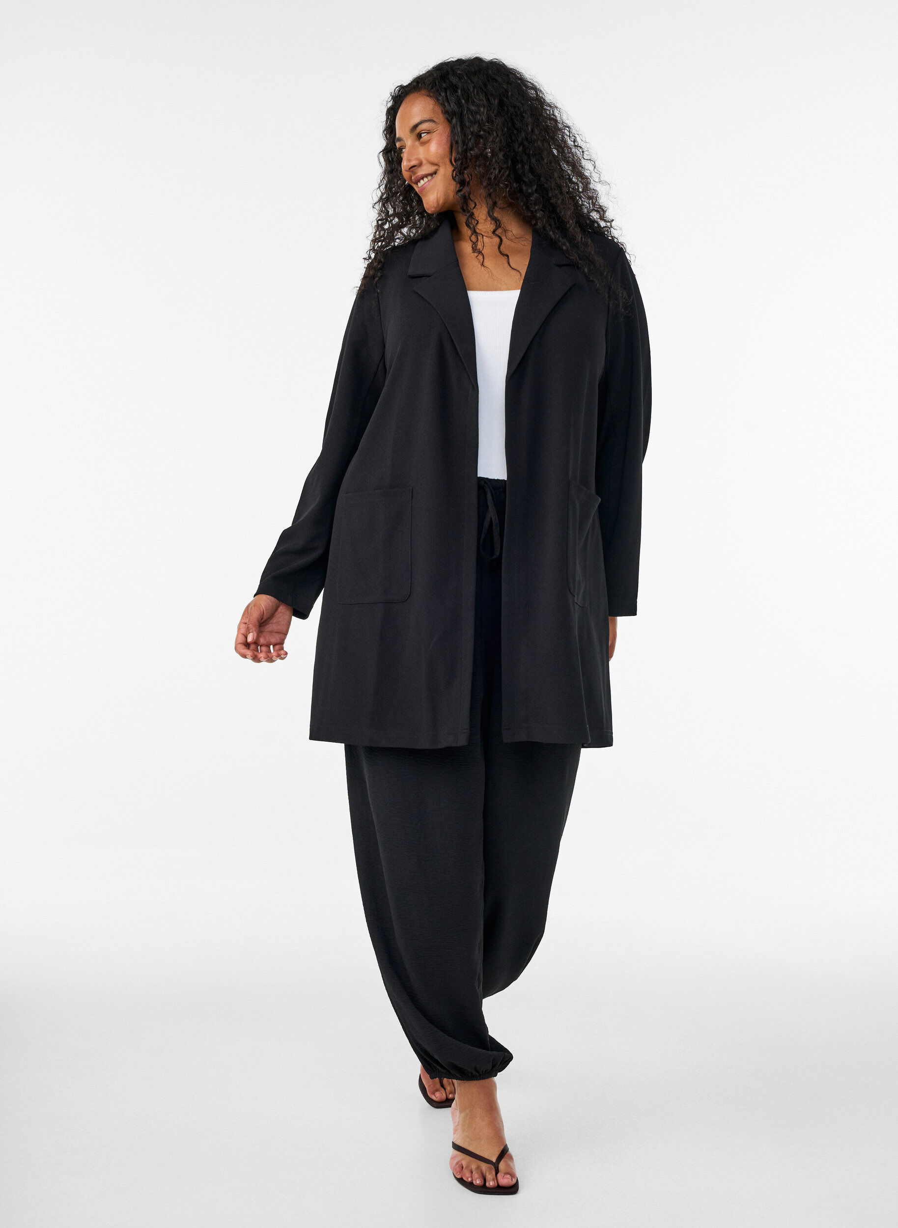 ZizzifashionLong blazer with pockets, Black, Model image number 1