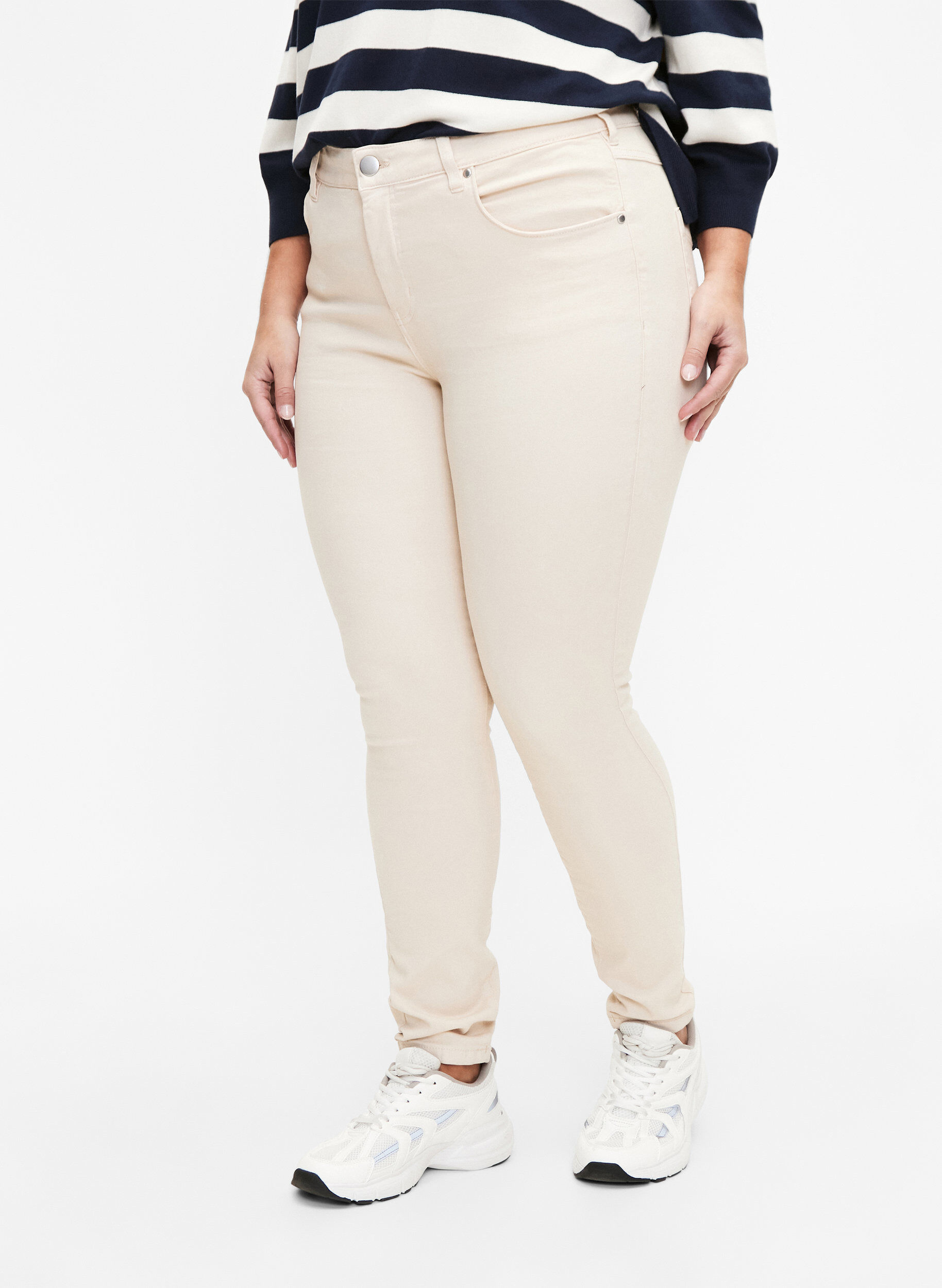 Zizzifashion Super slim fit Amy jeans with high waist, Oatmeal, Model image number 2