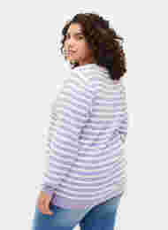 Knitted top in rib, Lavender Comb., Model