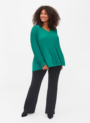 Pleated top with v-neck, Evergreen, Model image number 2