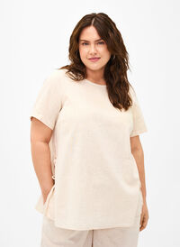 Short-sleeved blouse in a cotton blend with linen and lace detail, Sandshell, Model