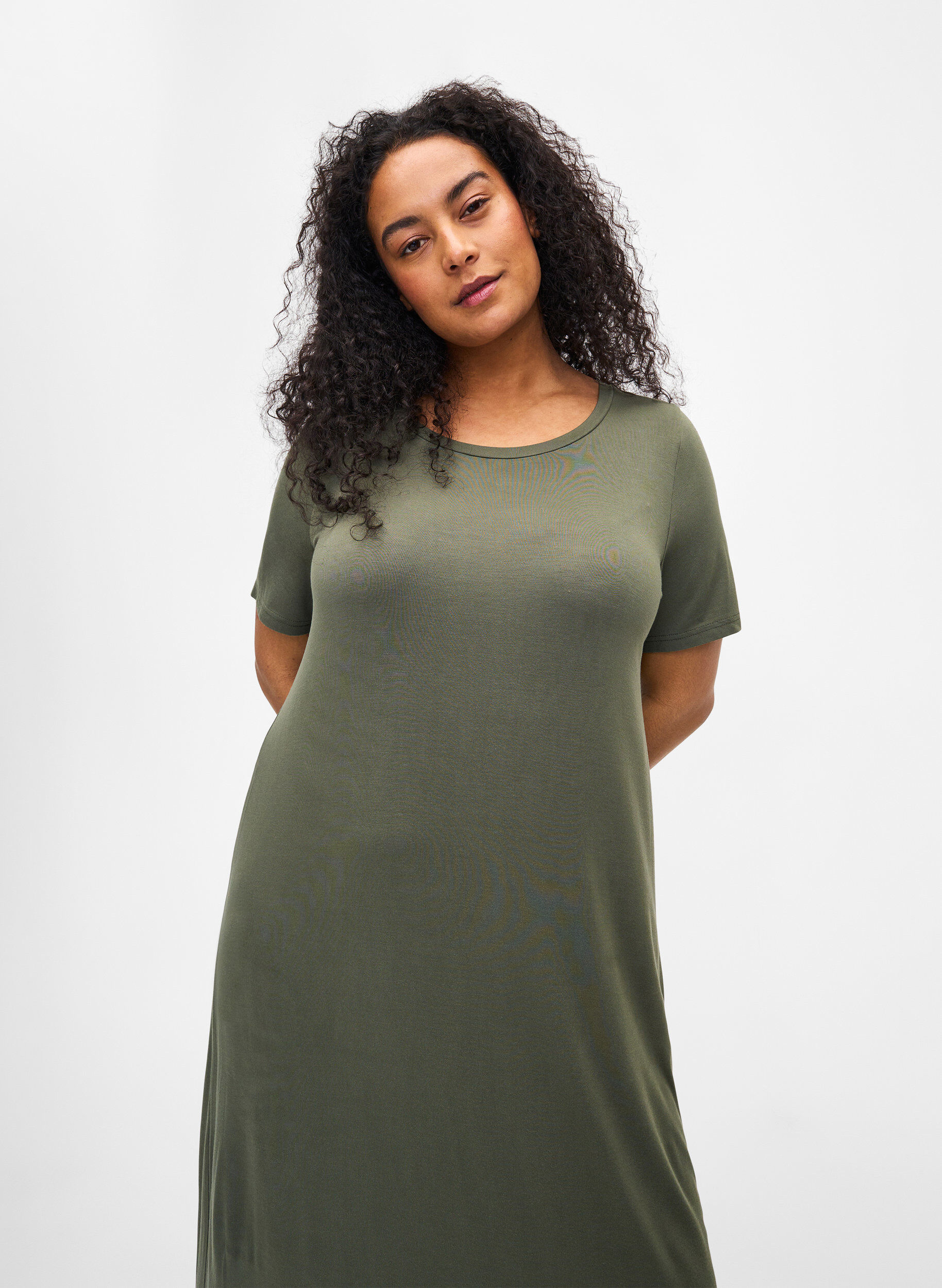 Zizzifashion Viscose midi dress with short sleeves, Thyme, Model image number 2